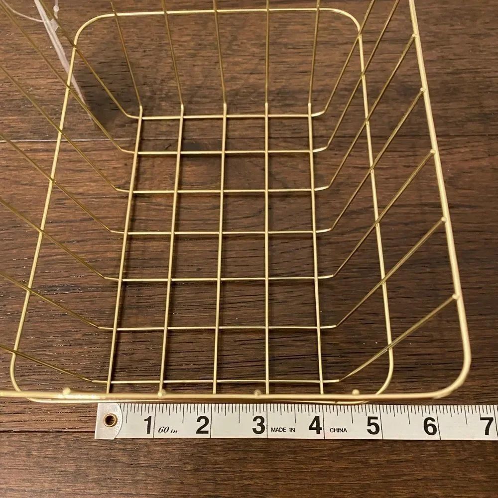 NWT Beautiful Gold rectangle Wire storage basket - Picture 7 of 9